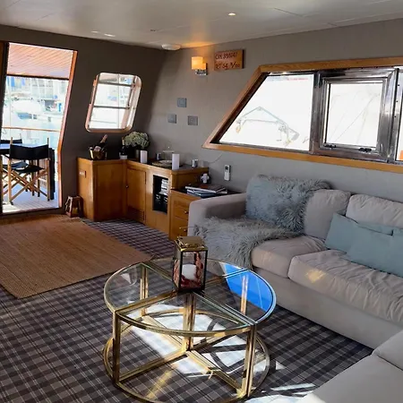 Botel Barco Clasico Yate Ocean Falcon By Albarari Coruna De 1 A 6 Personas En 3 Camarotes En Localizacion Exclusiva *